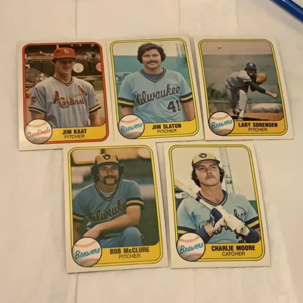 Bundle of Baseball Cards Lot 219
